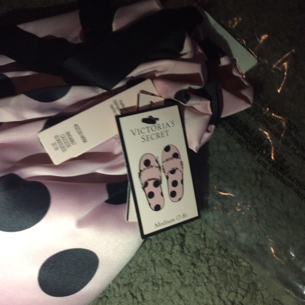 Victoria Secret slippers - Picture 4 of 6